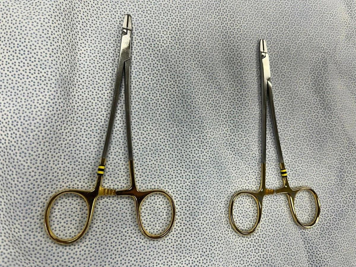 Used Integra Jarit Ryder Needle Holder 121-161 - Carb Bite Serrated Jaws 5-3/4"