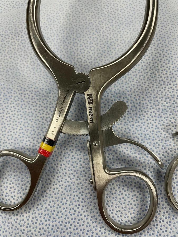 Used Jarit R&B Surgical Solutions Handheld Retractors- Set of 12- RB2311 thru RB2322