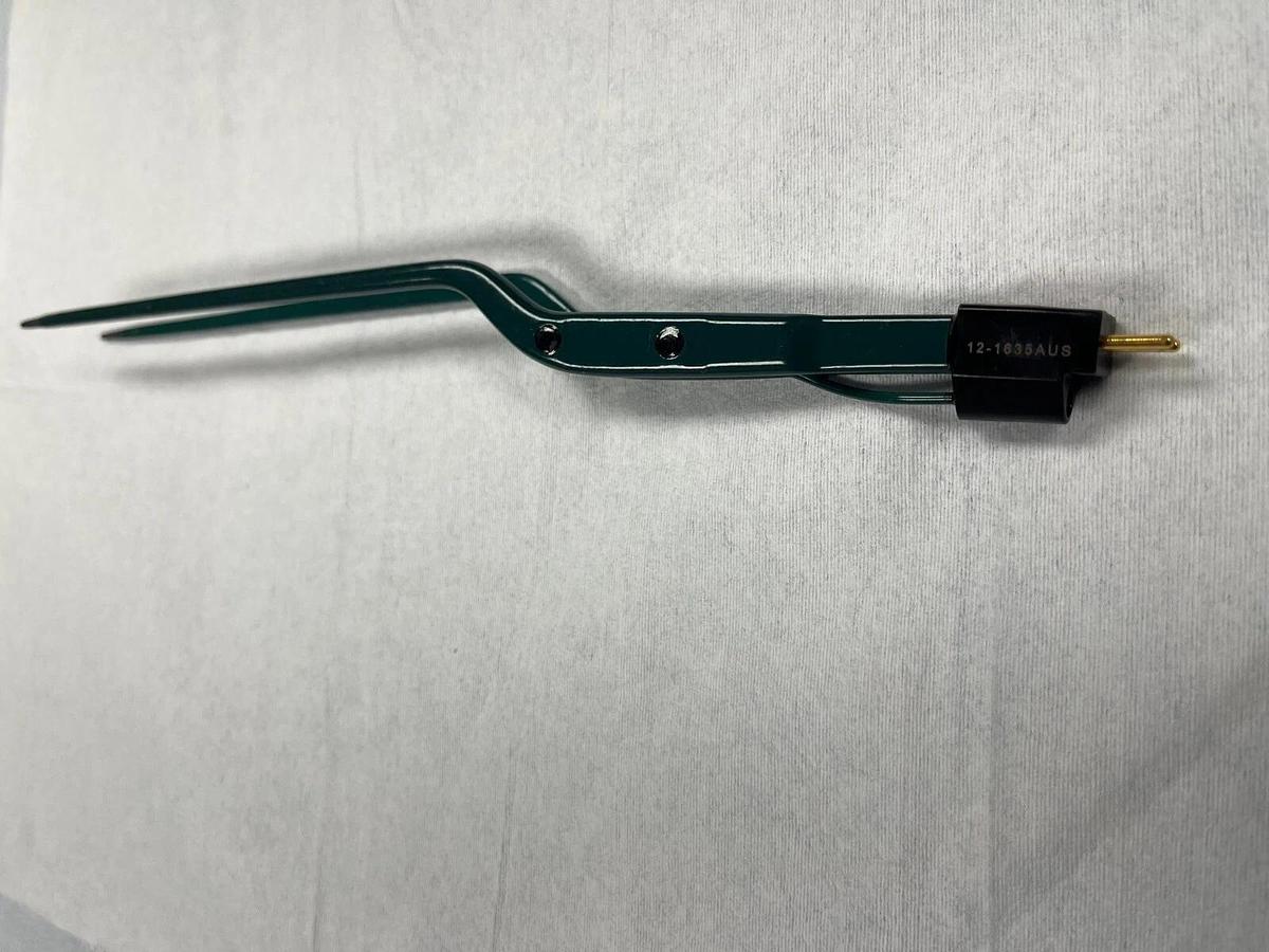 Used Kirwan Hardy 8.5" Bipolar Forceps Non-Stick With Stop 0.5mm tip 12-1635AU