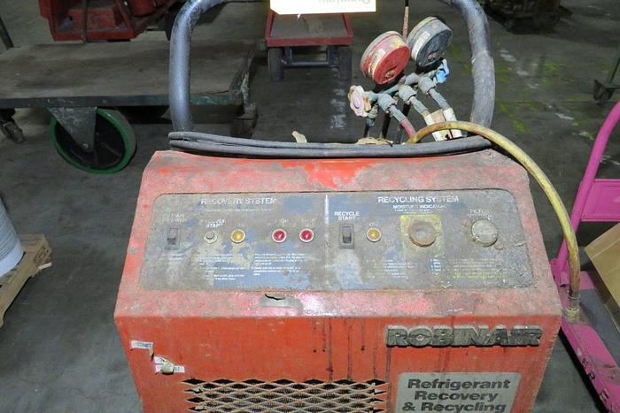 Used ROBINAIR REFRIGERANT RECOVERY & RECYCLING SYSTEM