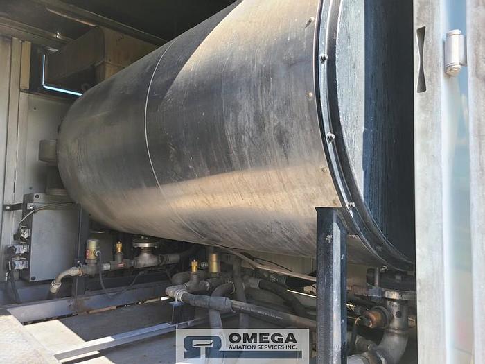 Used 1998 Global 2100MFNR Aircraft Deicer (2,000 gallon tank cap) on Navistar 4700 Chassis