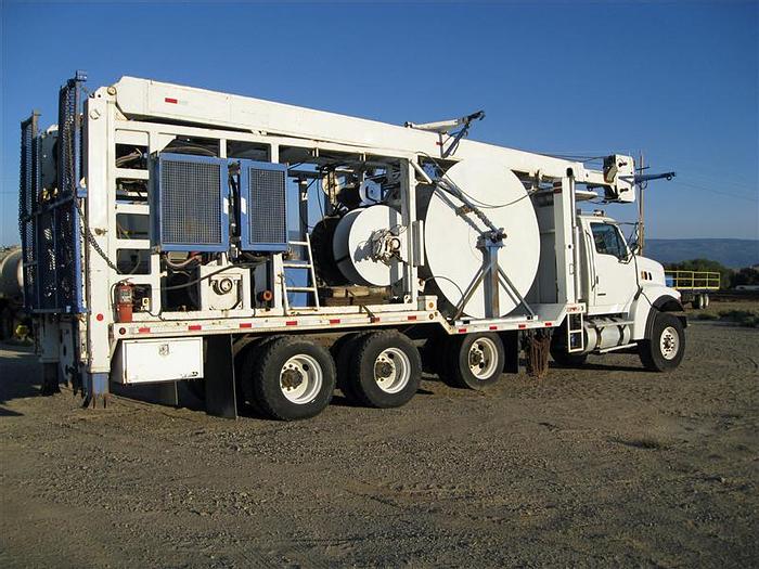 Used 2006 Sterling LT9500 Pulling Rig