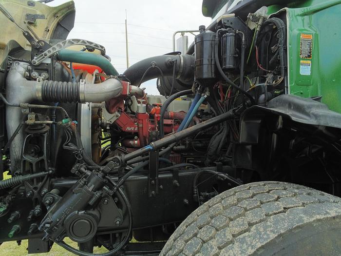 Used 2010 MACK GU 813