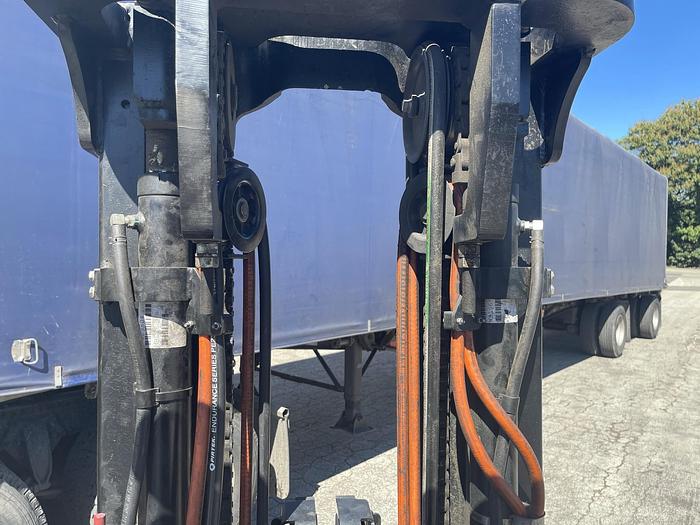 Used 12,000 POUND YALE FORKLIFT W/ OPTION FOR ROLL CLAMP