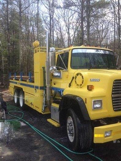 Used 1995 Ford L8000 Rig Tender Water Truck