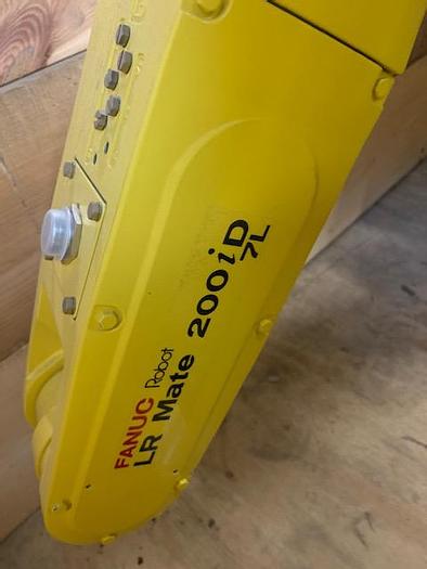 Used Fanuc robot