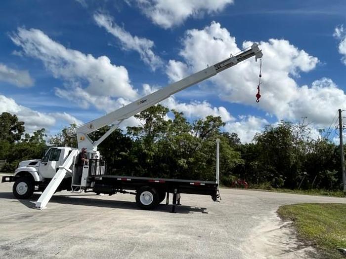 Used Altec AC-18 18 Ton Crane on 2008 International 7300 Reg Cab Flatbed Truck - C57532
