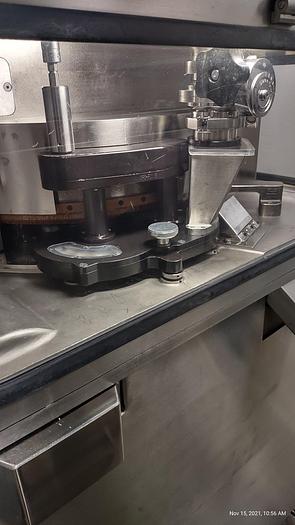 Used Natoli Np-500 Tablet press 2011