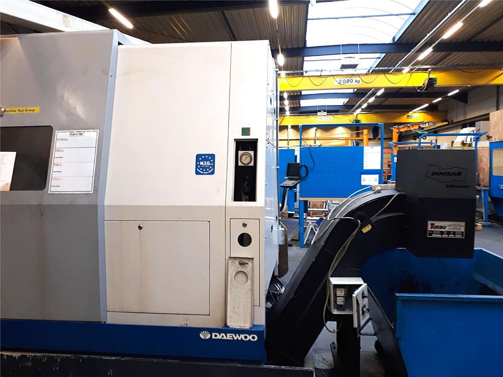 Used Doosan Puma 700 - CNC Lathe - 2002