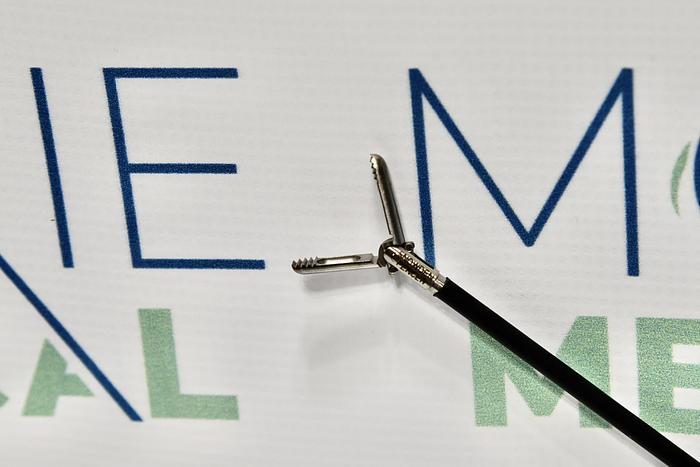 Used SNOWDEN PENCER GRASPER, 88-9501