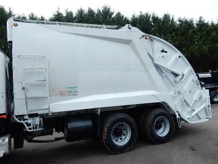 Used 2009 Freightliner M2-106