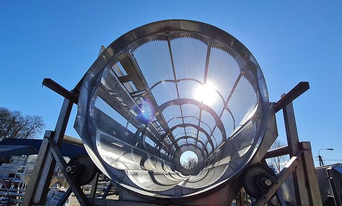 Used Sortownik do groszku "FEMIA" z przenośnikami taśmowymi do odbioru surowca