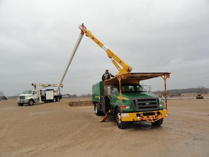 Used 2005 VERSALIFT VO255