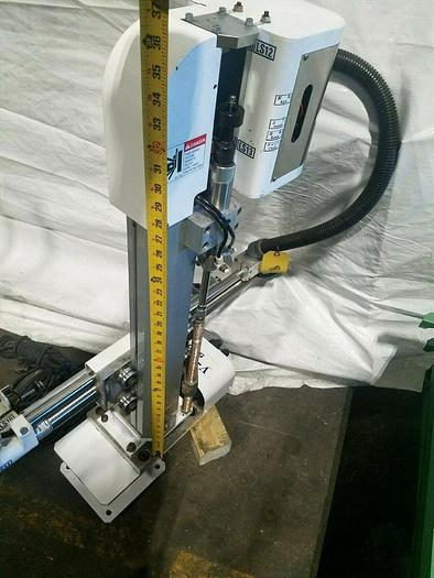 Used Yushin V-HOP 550X High Speed Robot Sprue Picker Pick & Place Gate Remover