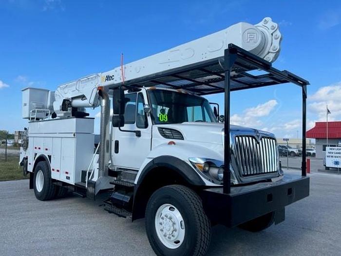 Used Altec AM55-E 60ft Over-Center Bucket Boom on 2009 International 7400 4x4 Utility Truck - C96023