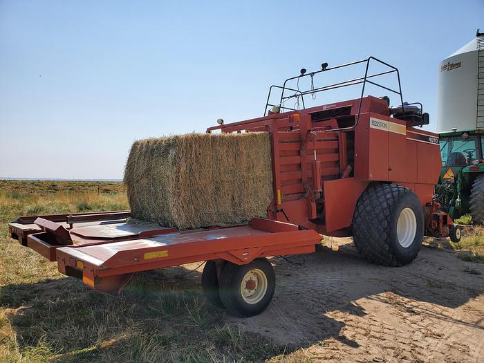 Used 2006 Hesston 4910 Baler w/ Accumulator ** 32k Bales **