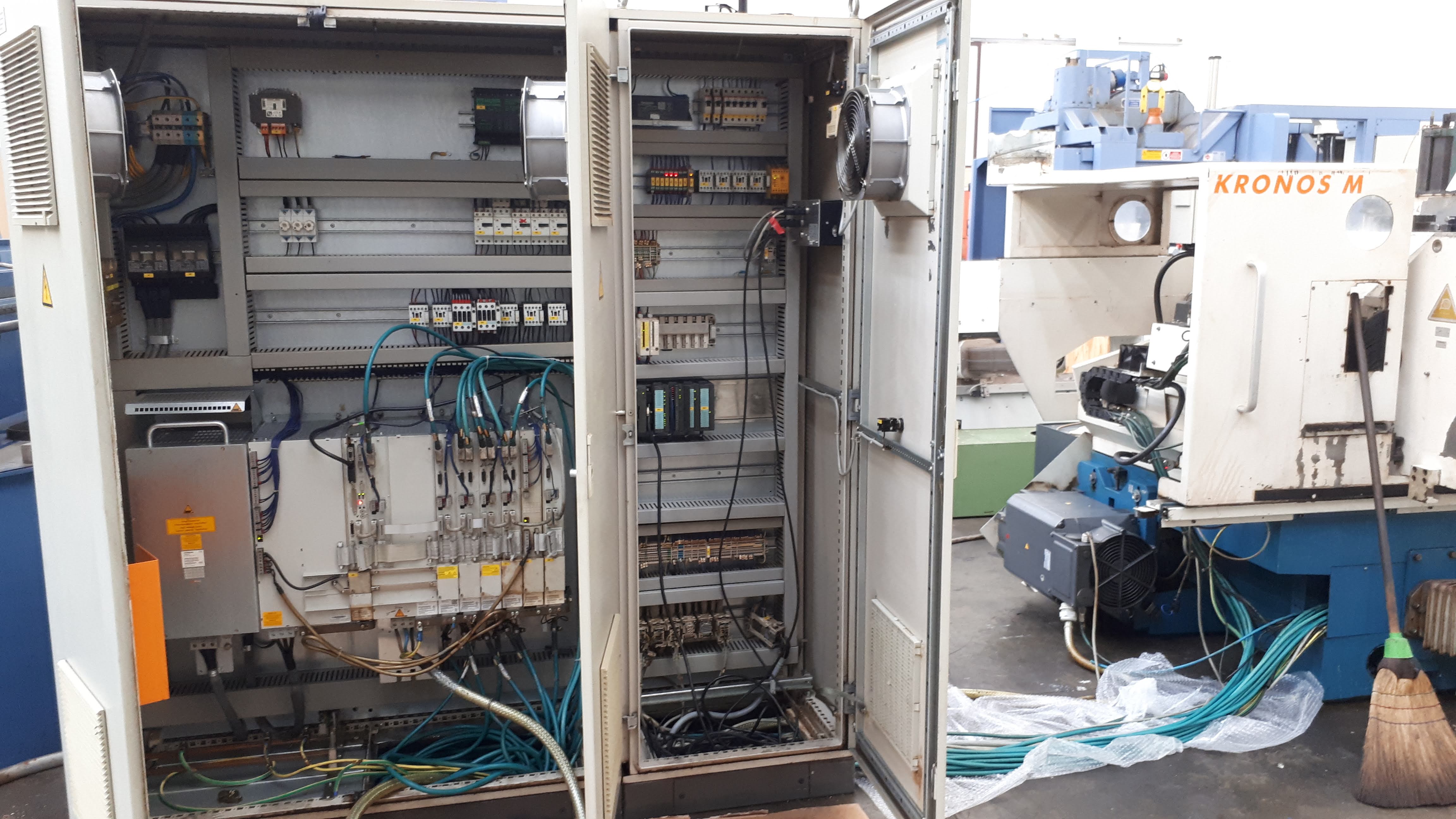 Usato MIKROSA KRONOS M CNC 6 AXIS centerless rotary dresser