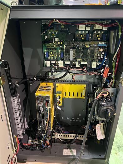 Used FANUC M-6iB/6S ROBOT WITH RJ3iB CONTROLLER, F68651