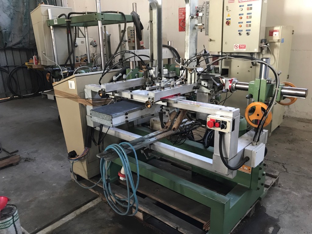 Usato Zigrinatrice doppia con foratrice, marca Camam