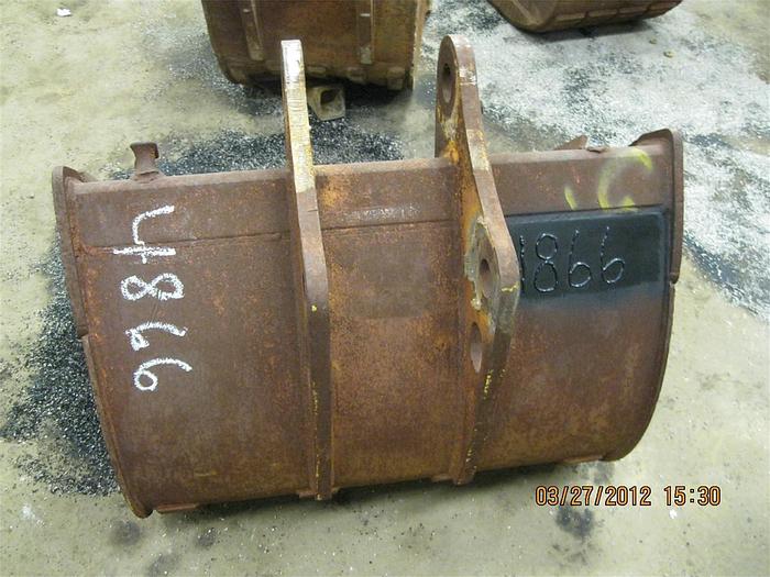 Used 35"/40" GP BUCKET, 6 TEETH, SIDE CUTTERS, 50mm & 55mm PIN SIZE, 8 1/8" FACE S...