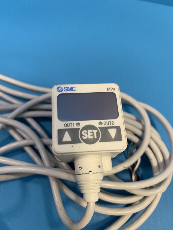 Used SMC Digital Pressure Switch ISE40-01-62L