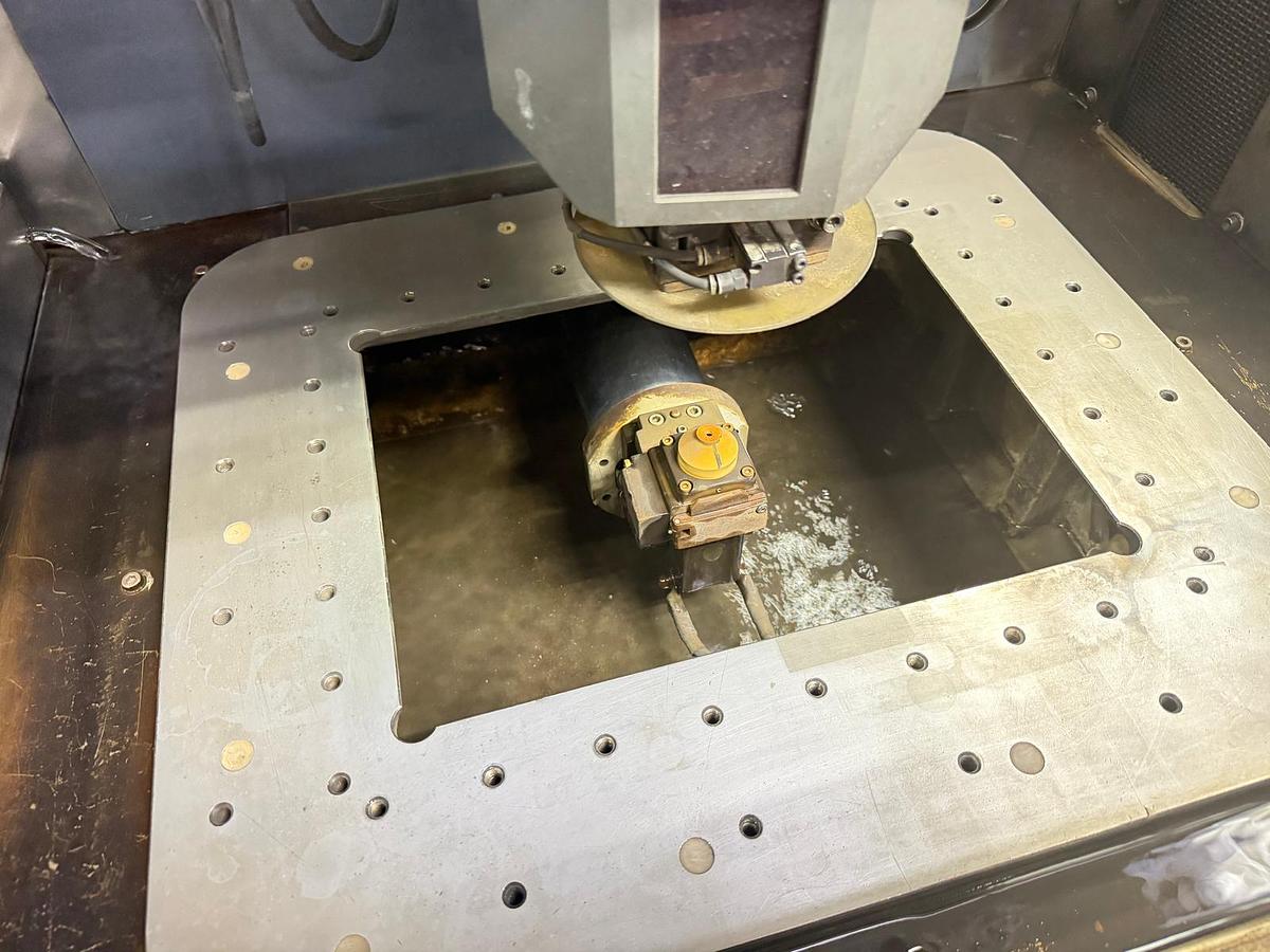 Used Used Mitsubishi FA10S Wirecut Machine