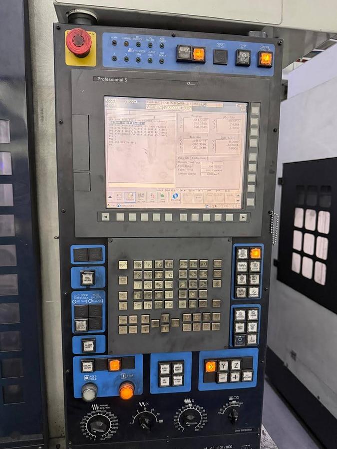 Used Used Makino E56 Machine Center