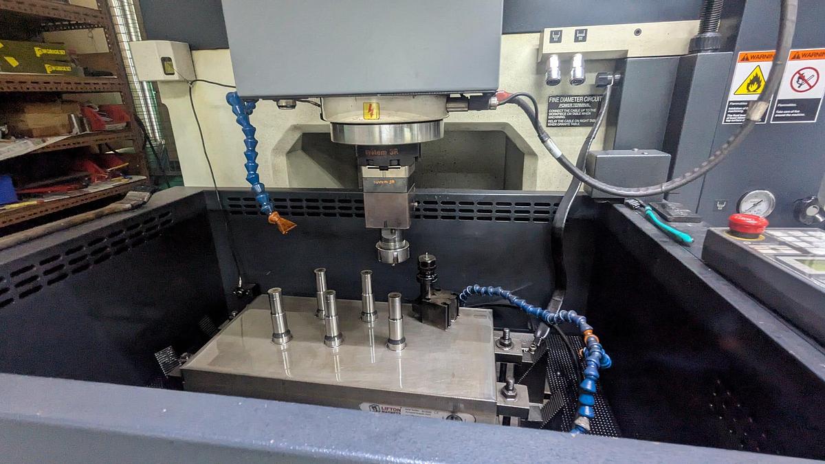 Used USED MAKINO EDGE 3 CNC EDM