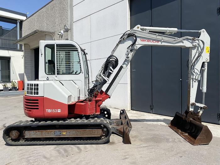 Usato 2015 TAKEUCHI TB 153FR