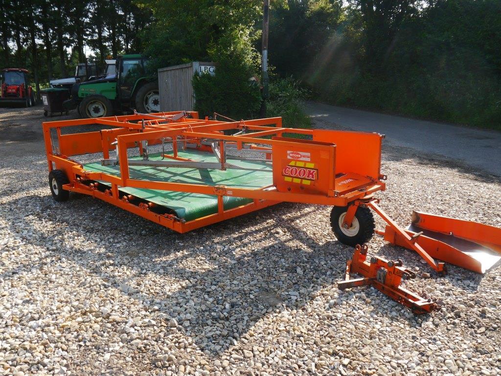 Used Ritchie Cook Flat 8 Hydraulic Belt Bale Sledge for Sale at LBG...