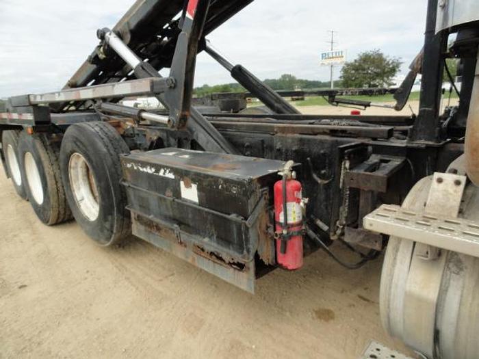 Used 2004 STERLING LT9500