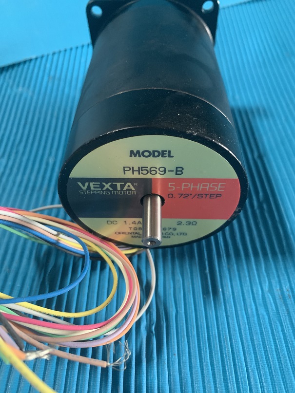 Used oriental motor vexta stepping motor 5 phase ph569-B