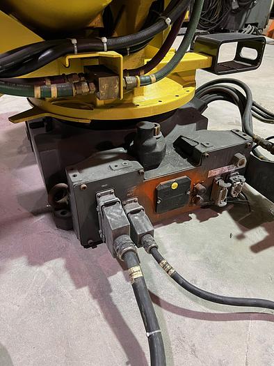 Used LOW HOUR 2013 FANUC R2000iB/250F, CLEANED AND TESTED