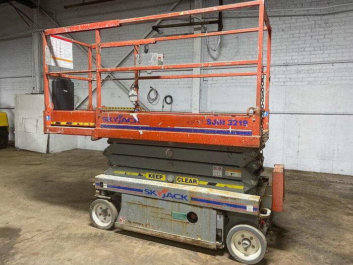 Used 2011 SKYJACK SJ3219