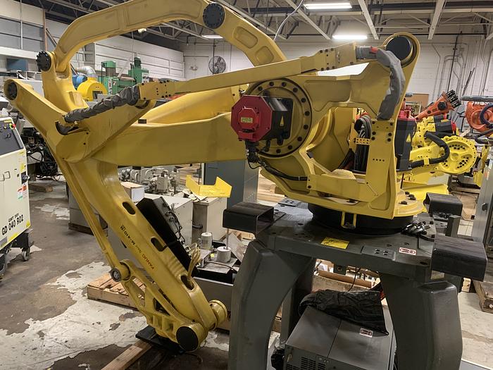 Used FANUC M410iB/160 PALLETIZING ROBOT WITH RJ3iB CONTROLLER 160KG X 3140 MM REACH