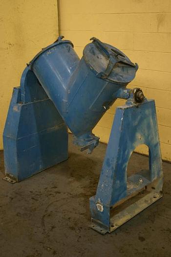 Used 3 CU. FT. P-K TWIN SHELL BLENDER – S/S