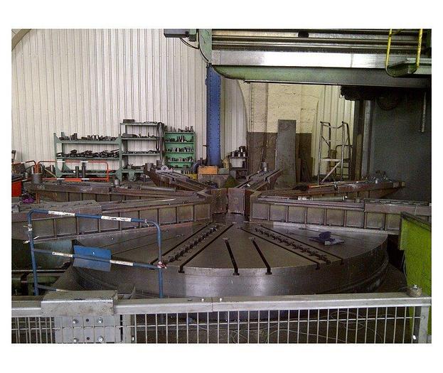 D'occasion Tour vertical CN 3 axes BERTHIEZ à plateau déplaçable