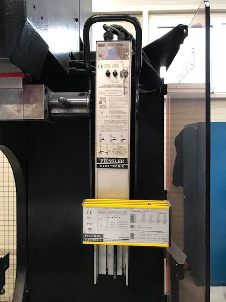 Used Amada HFE 1303 L - Hydraulic press - 2004