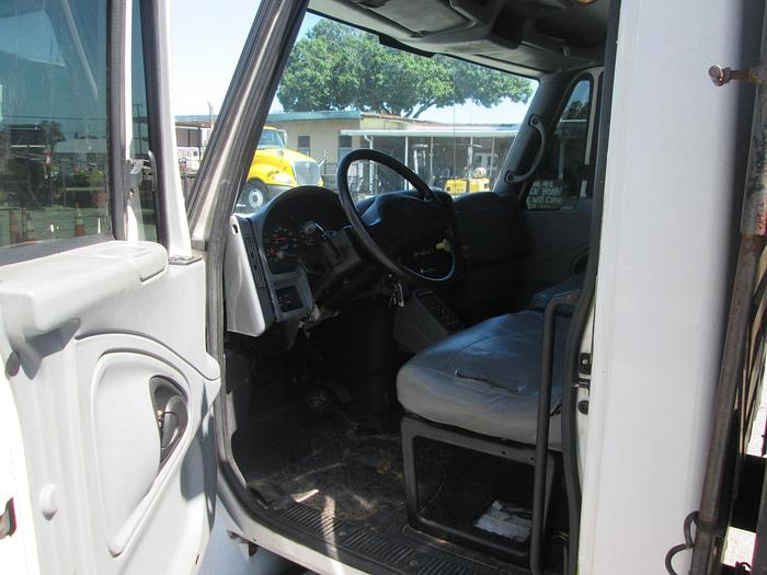 Used 2005 International 4300 Attenuator Truck