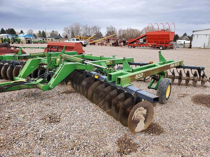 Used 24' John Deere 650 Tandem Disk