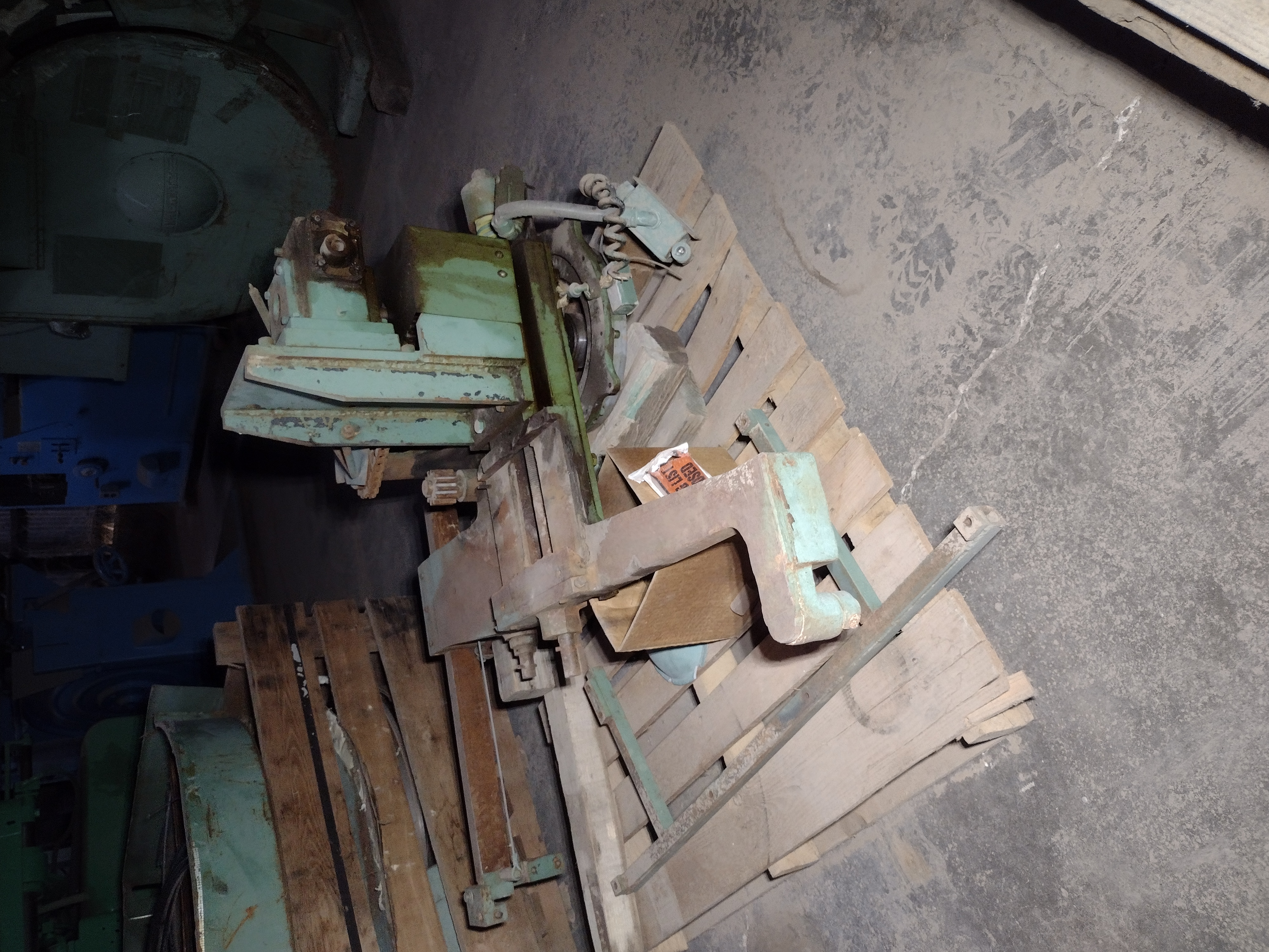 Used 40" Tannewitz Model B-17 Tilting Head Vertical Band Saw; S/N 79138