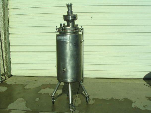 Usado 30 GALLON PRESSURE TANK.   SERIAL 206