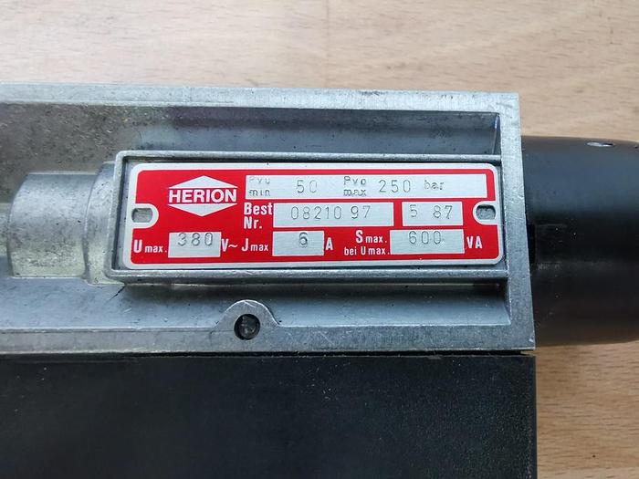 Neuwertig Pressure switch HERION 08210 97 5 87