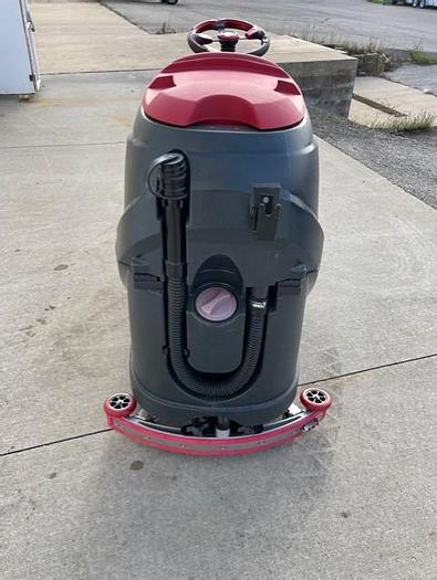 Used VIPER AS530R RIDER FLOOR SCRUBBER (20" DISC, 140 AH AGM BATTERIES)