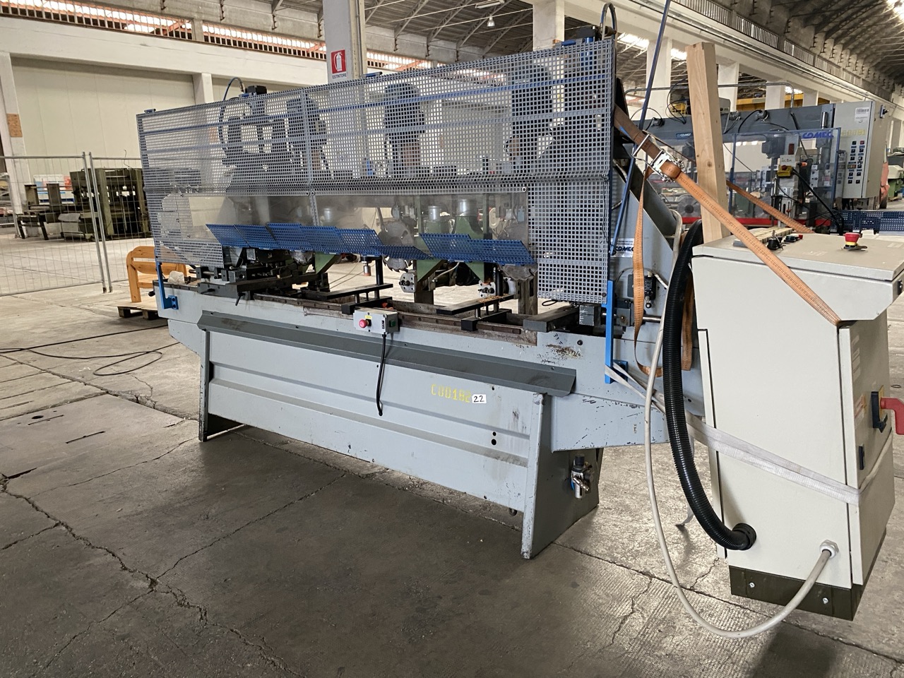 Usato Comec Foratrice Fresatrice Comec per fianchi di letto o simili