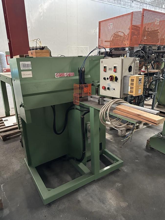 Usato Troncatrice Fresatrice Foratrice speciale per lavorare elementi in testa (vedi foto)
