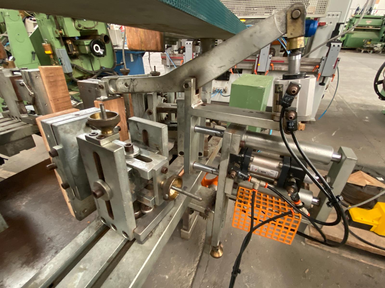 Usato Camam Strettoio a fossa per sedie e poltrone in legno