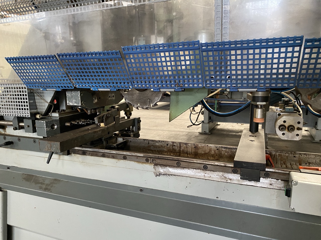 Usato Comec Foratrice Fresatrice Comec per fianchi di letto o simili