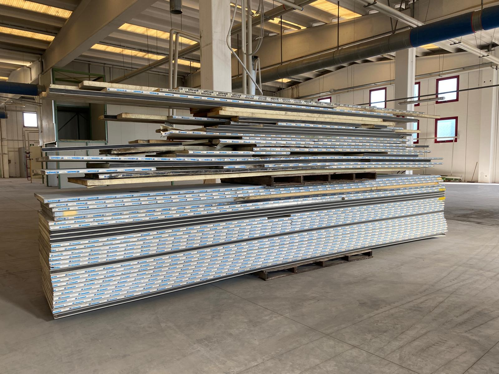 Usato Pannelli coibentati a stock, prezzo per mq.