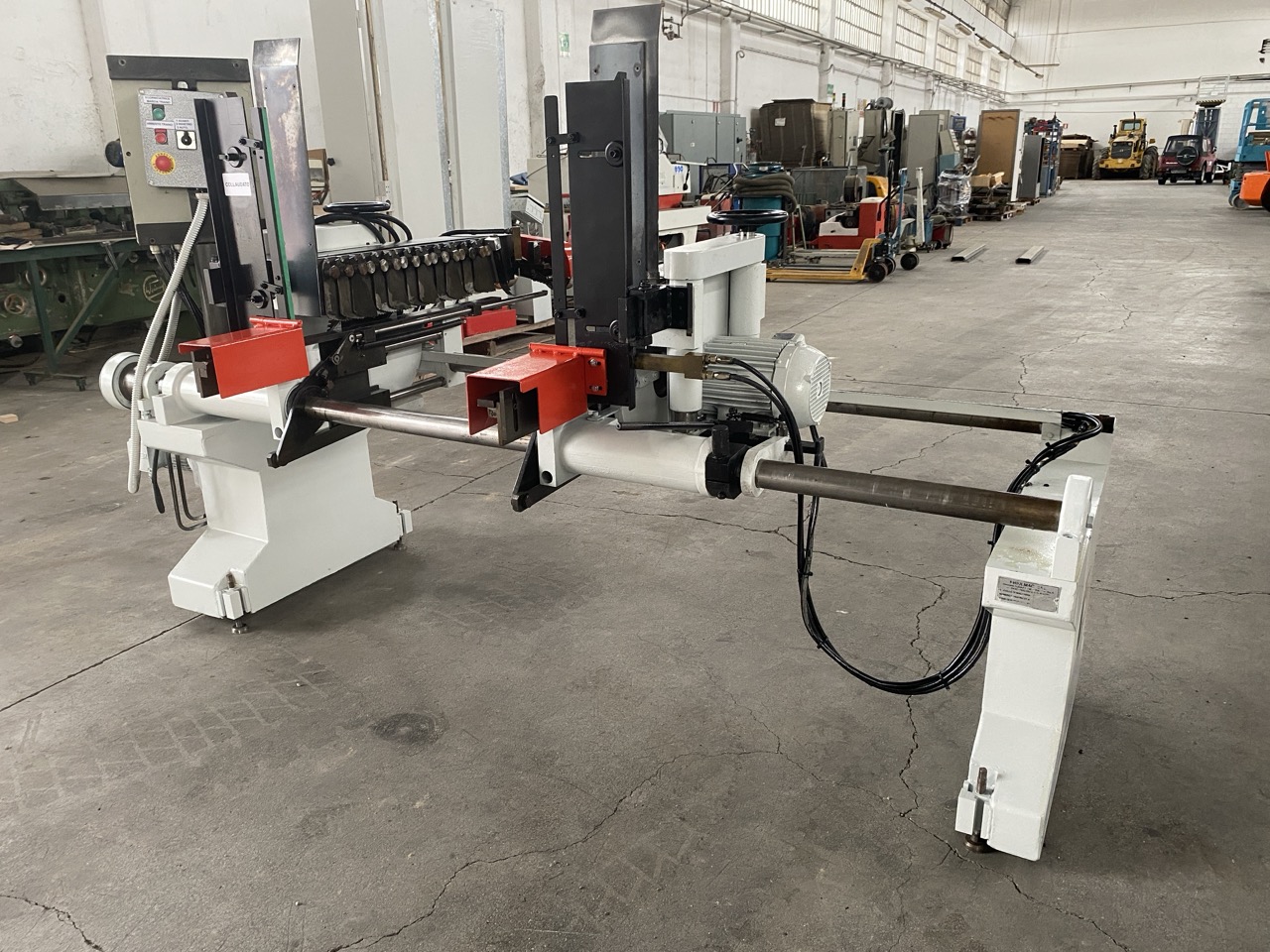 Ricondizionato Troncatore caricatore per scorniciatrice, marca Friulmac,modello FN3, usato, collaudato